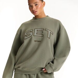NWT SET ACTIVE STAPLE CREWNECK